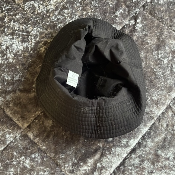 Bucket hat - Picture 3 of 3